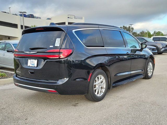 2022 Chrysler Pacifica Touring-L