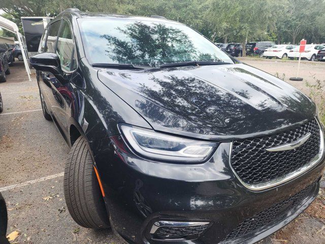 2022 Chrysler Pacifica Touring-L