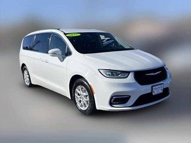 2022 Chrysler Pacifica Touring-L