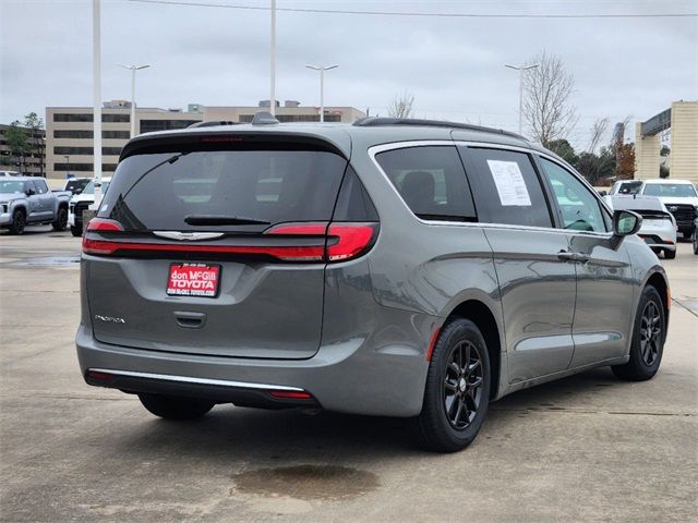 2022 Chrysler Pacifica Touring-L