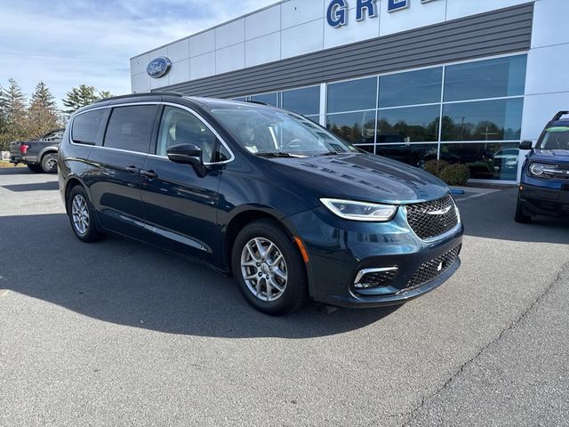 2022 Chrysler Pacifica Touring-L