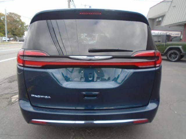 2022 Chrysler Pacifica Touring-L