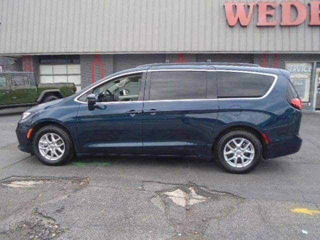 2022 Chrysler Pacifica Touring-L