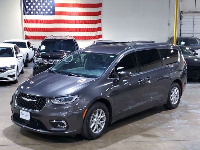 2022 Chrysler Pacifica Touring-L