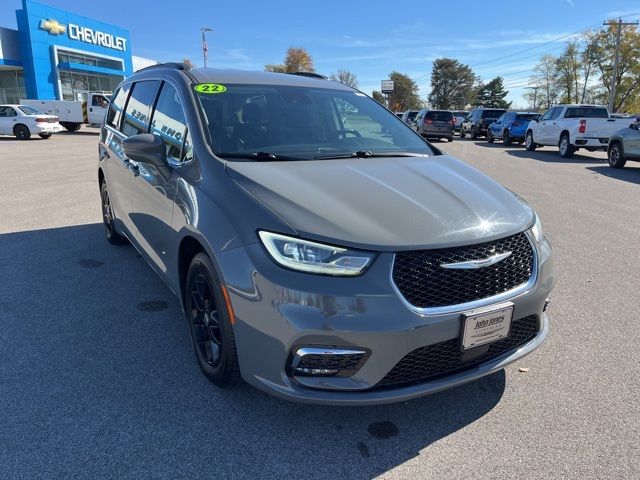 2022 Chrysler Pacifica Touring-L