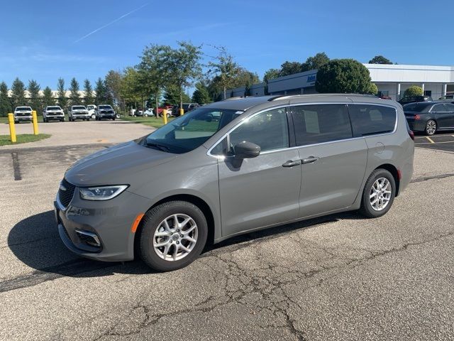 2022 Chrysler Pacifica Touring-L