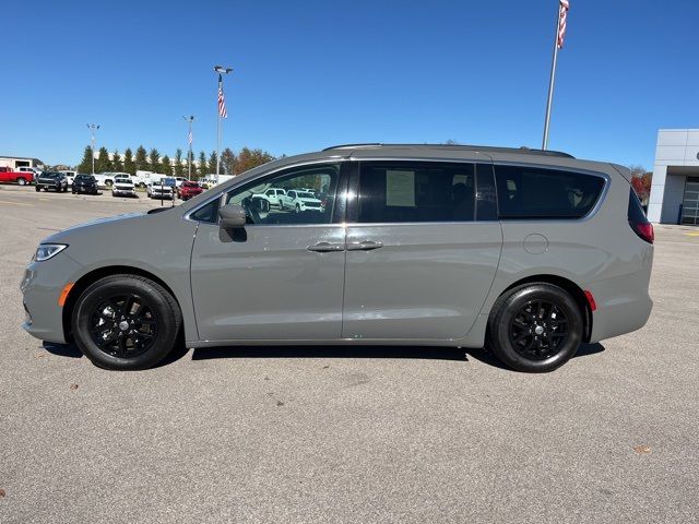 2022 Chrysler Pacifica Touring-L