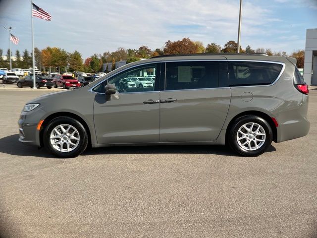 2022 Chrysler Pacifica Touring-L