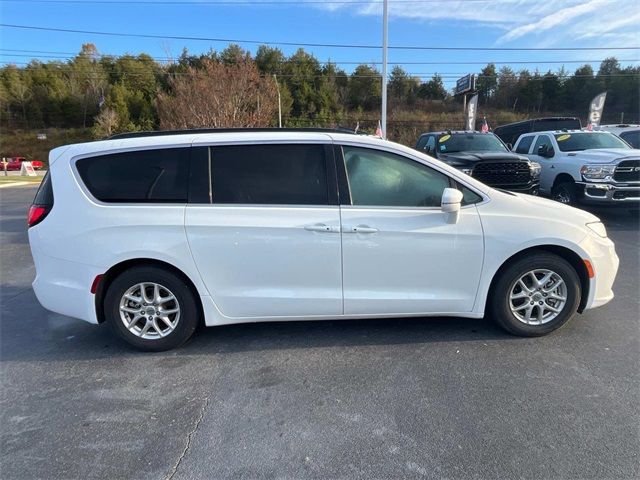 2022 Chrysler Pacifica Touring-L