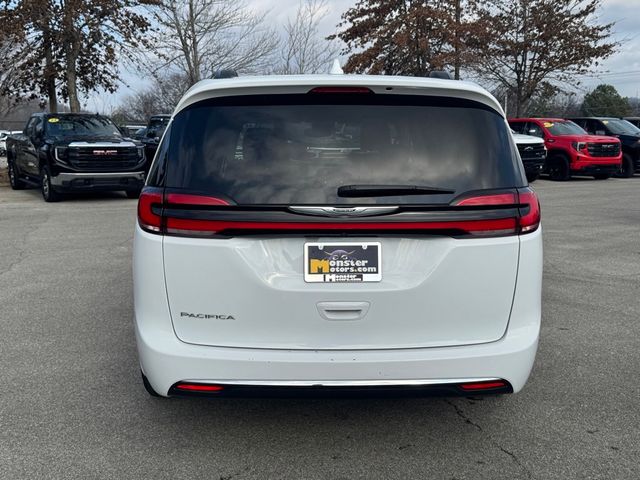 2022 Chrysler Pacifica Touring-L