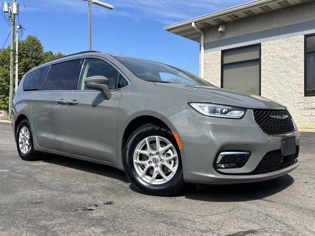 2022 Chrysler Pacifica Touring-L