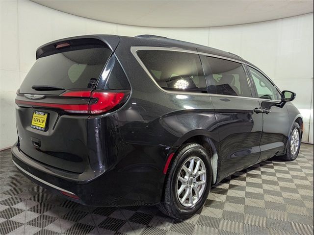 2022 Chrysler Pacifica Touring-L