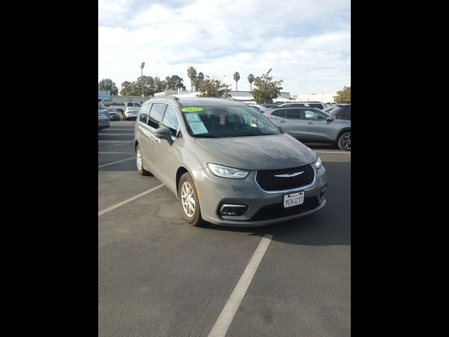 2022 Chrysler Pacifica Touring-L