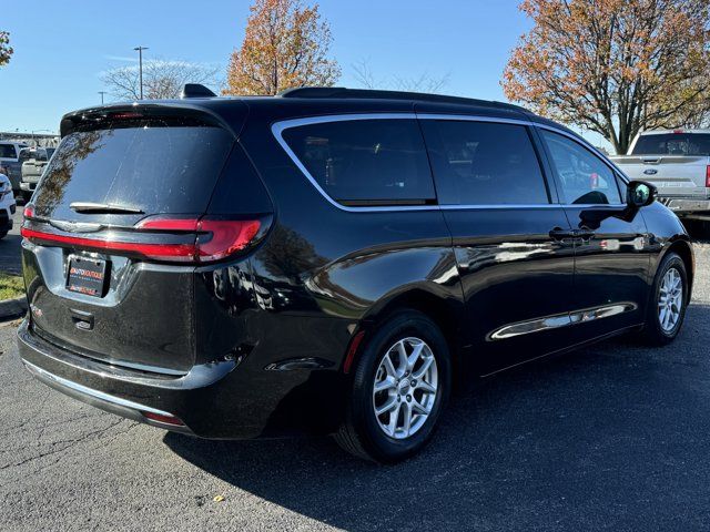 2022 Chrysler Pacifica Touring-L