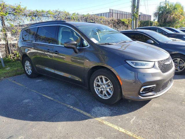 2022 Chrysler Pacifica Touring-L