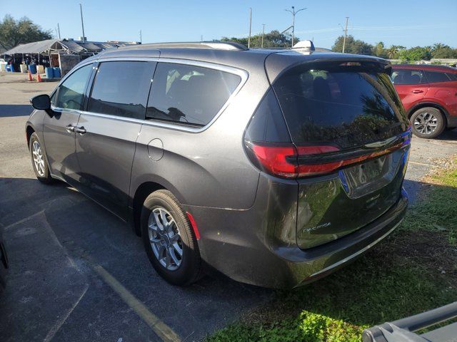 2022 Chrysler Pacifica Touring-L