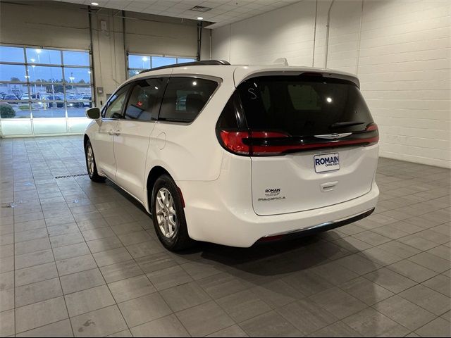 2022 Chrysler Pacifica Touring-L