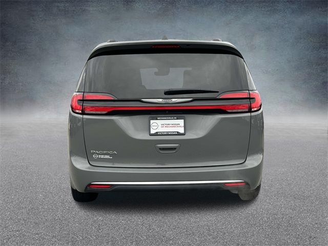 2022 Chrysler Pacifica Touring-L