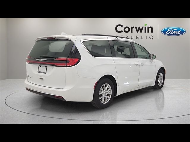 2022 Chrysler Pacifica Touring-L