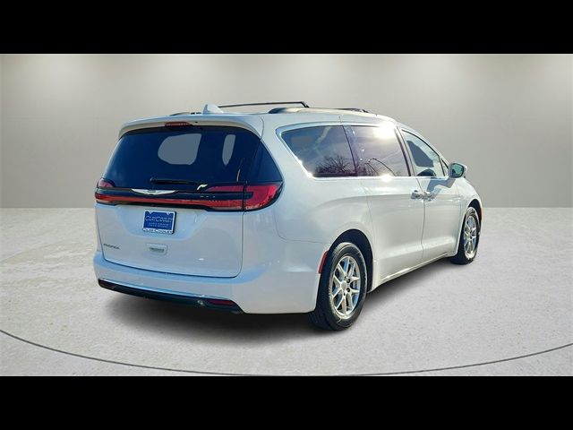 2022 Chrysler Pacifica Touring-L