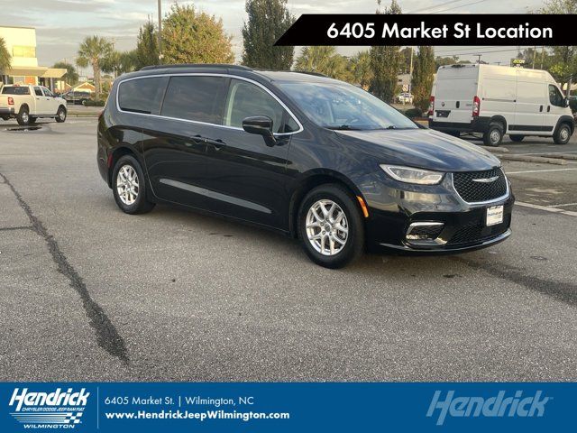 2022 Chrysler Pacifica Touring-L