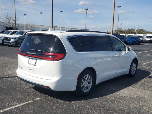 2022 Chrysler Pacifica Touring-L