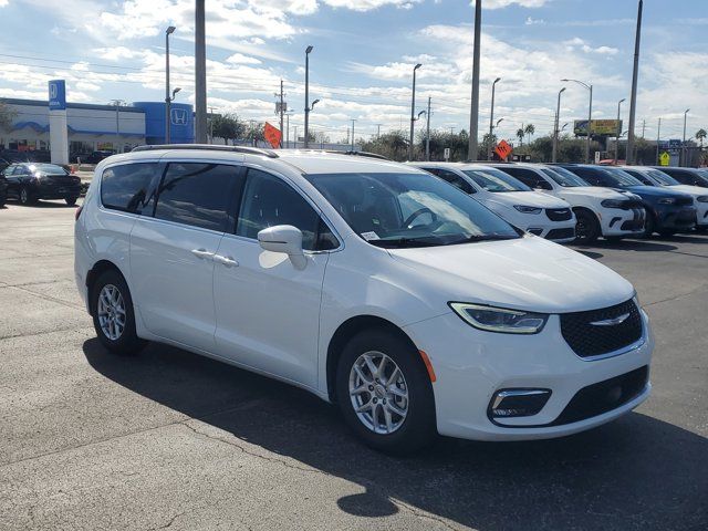 2022 Chrysler Pacifica Touring-L