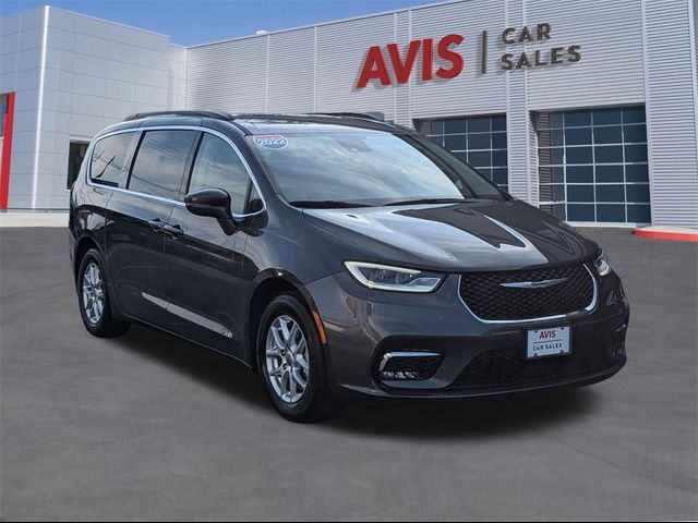 2022 Chrysler Pacifica Touring-L