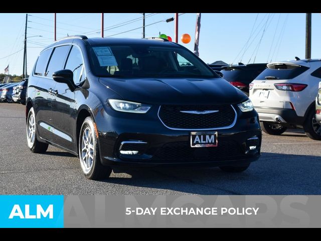 2022 Chrysler Pacifica Touring-L