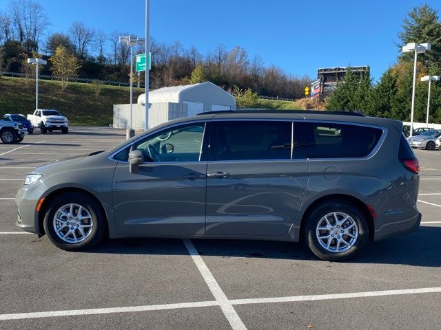 2022 Chrysler Pacifica Touring-L