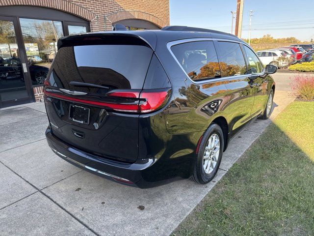 2022 Chrysler Pacifica Touring-L