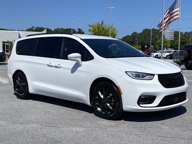 2022 Chrysler Pacifica Touring-L