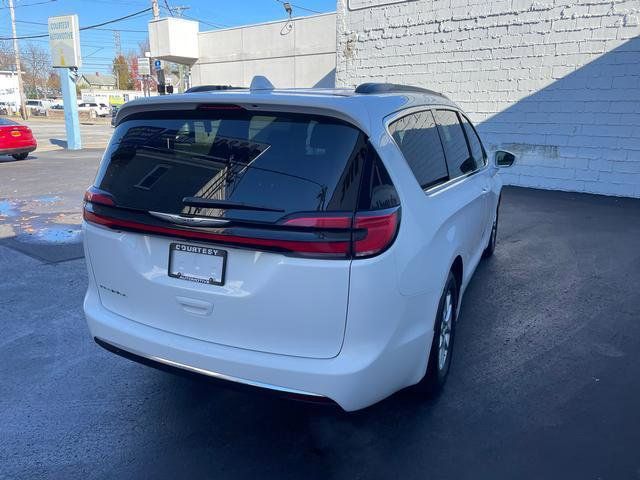 2022 Chrysler Pacifica Touring-L