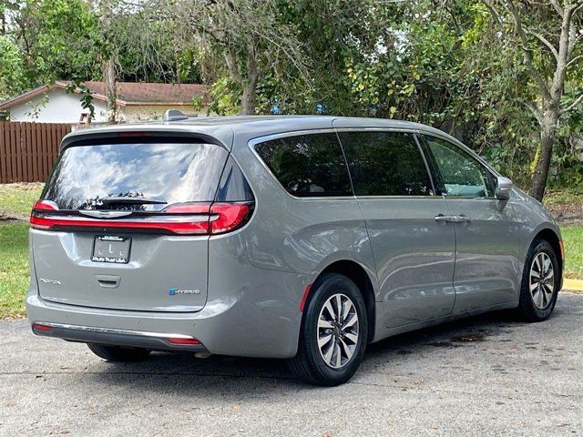 2022 Chrysler Pacifica Hybrid Touring L