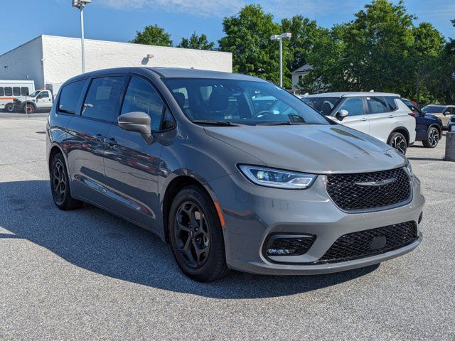 2022 Chrysler Pacifica Hybrid Touring L