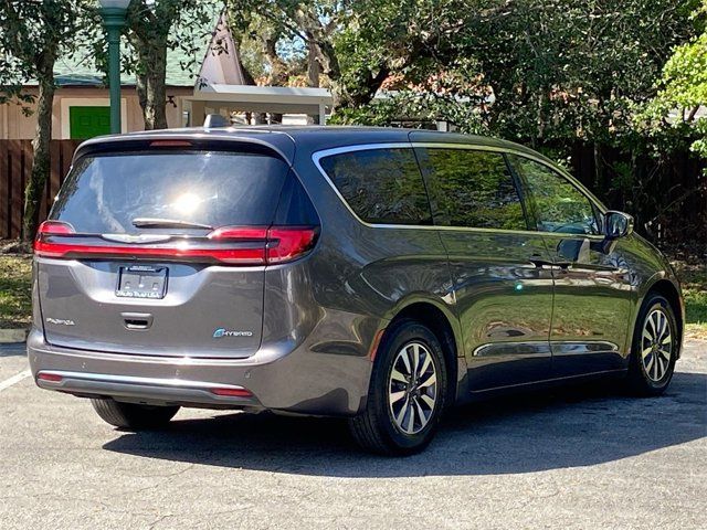 2022 Chrysler Pacifica Hybrid Touring L