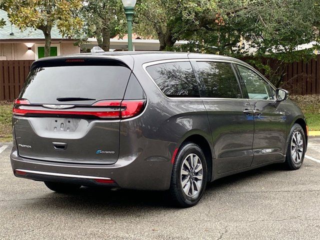 2022 Chrysler Pacifica Hybrid Touring L