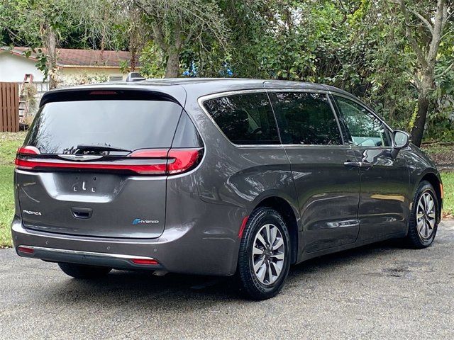 2022 Chrysler Pacifica Hybrid Touring L