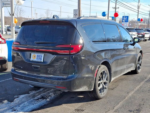 2022 Chrysler Pacifica Touring-L