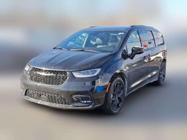 2022 Chrysler Pacifica Touring-L