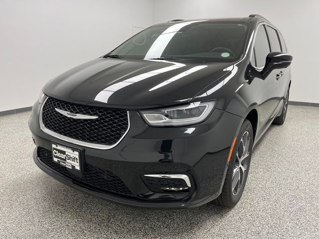 2022 Chrysler Pacifica Touring-L