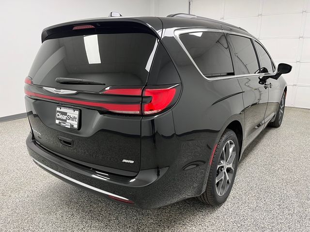 2022 Chrysler Pacifica Touring-L