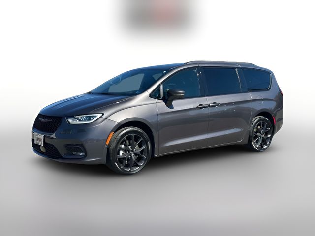 2022 Chrysler Pacifica Touring-L