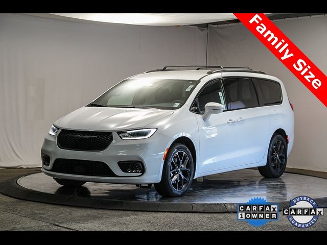 2022 Chrysler Pacifica Touring-L