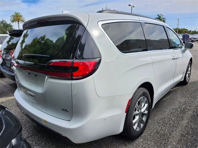 2022 Chrysler Pacifica Touring-L