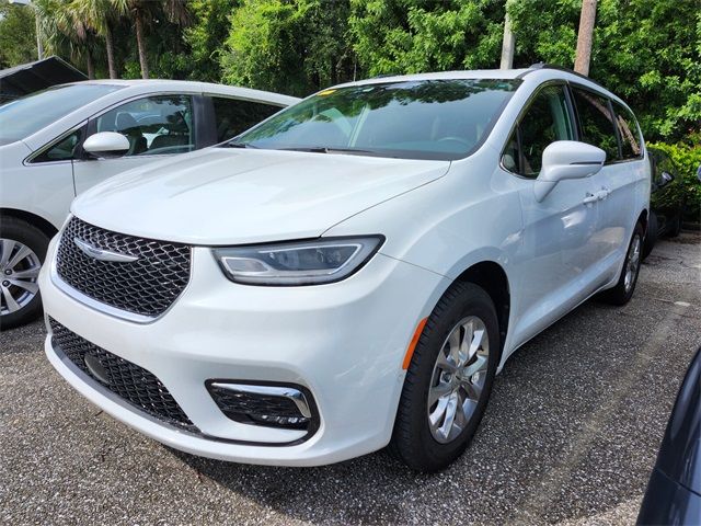 2022 Chrysler Pacifica Touring-L