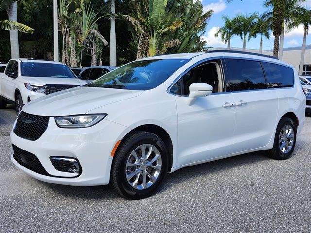 2022 Chrysler Pacifica Touring-L