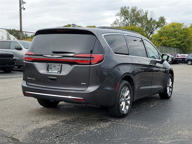 2022 Chrysler Pacifica Touring-L