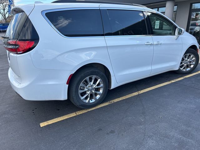 2022 Chrysler Pacifica Touring-L