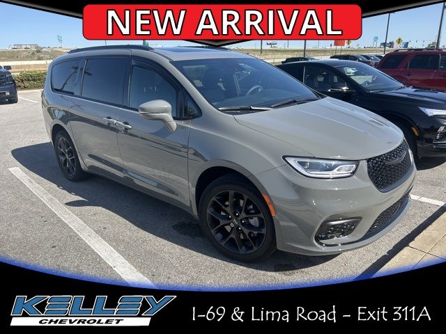 2022 Chrysler Pacifica Touring-L